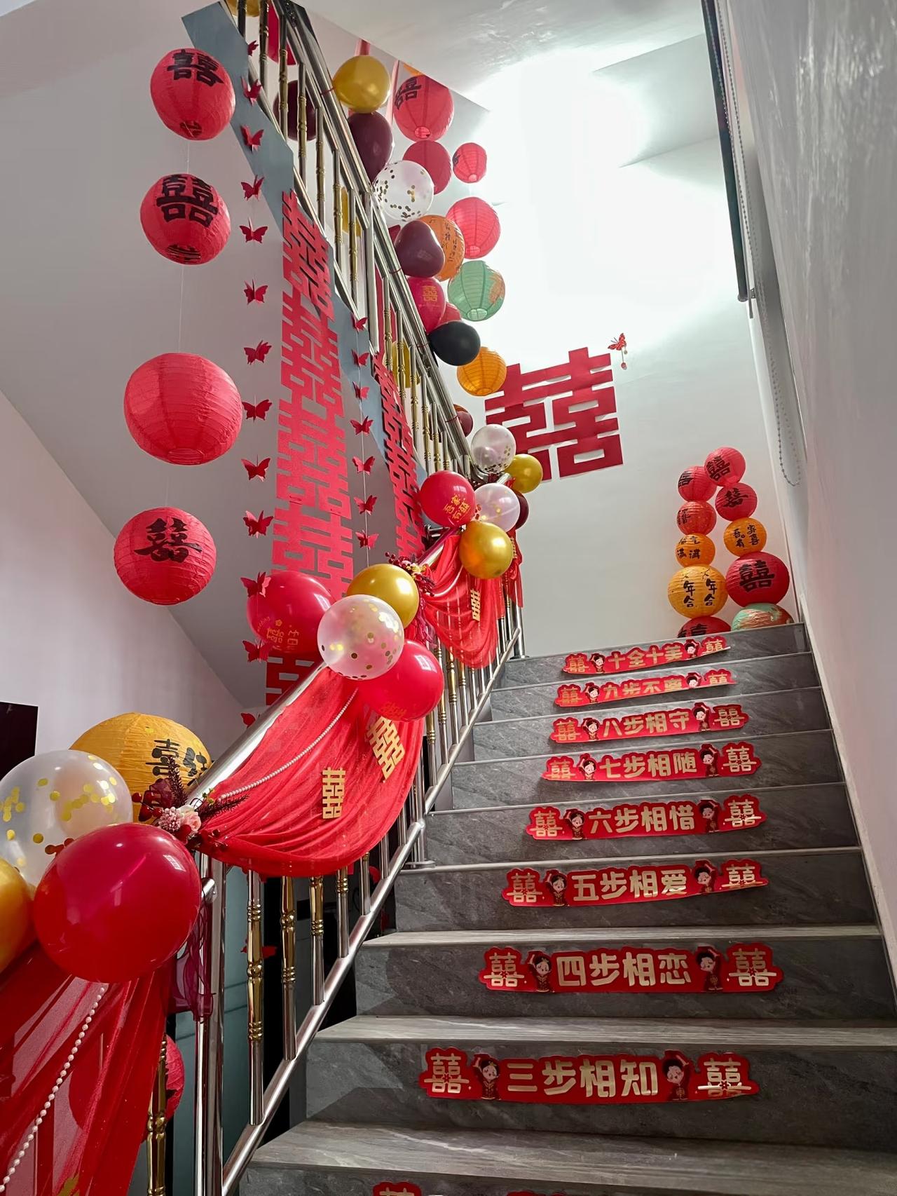 我大学同学今天结婚,让人意想不到的是,他居然一个同学都没邀请,结婚这天,礼
