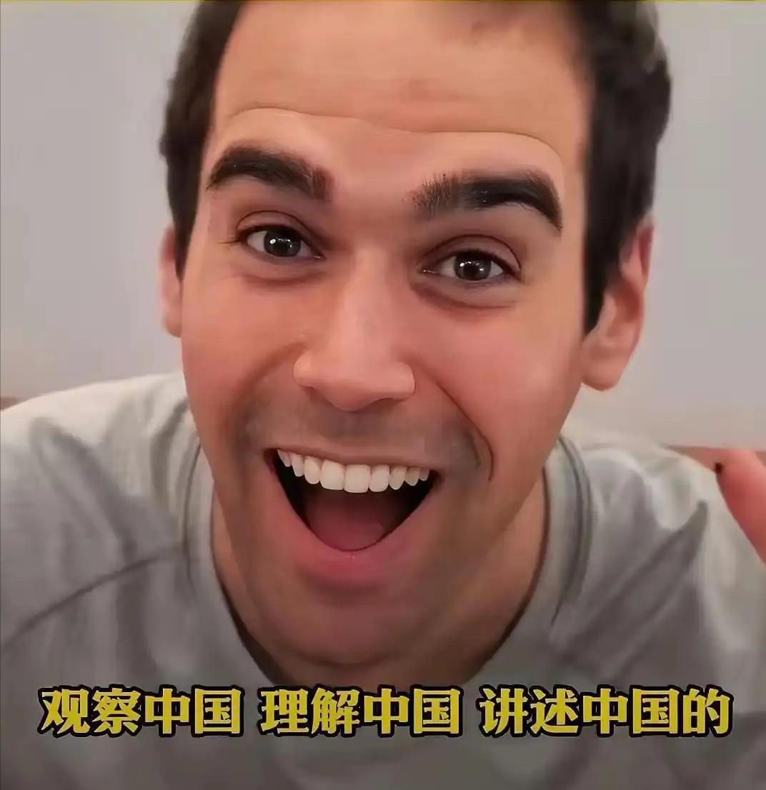 说实话，敦煌想通过“外国脸”讲中国故事，思路是没问题的。国内双语人才是多，但在国