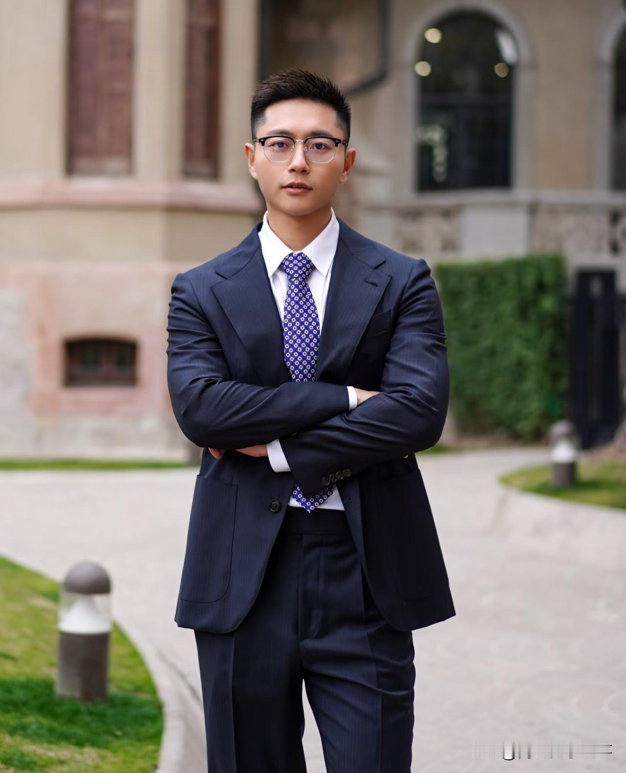 人这一生，琢磨了大半辈子，其实归纳起来就三件事！第一件事：兜里得有钱钱这