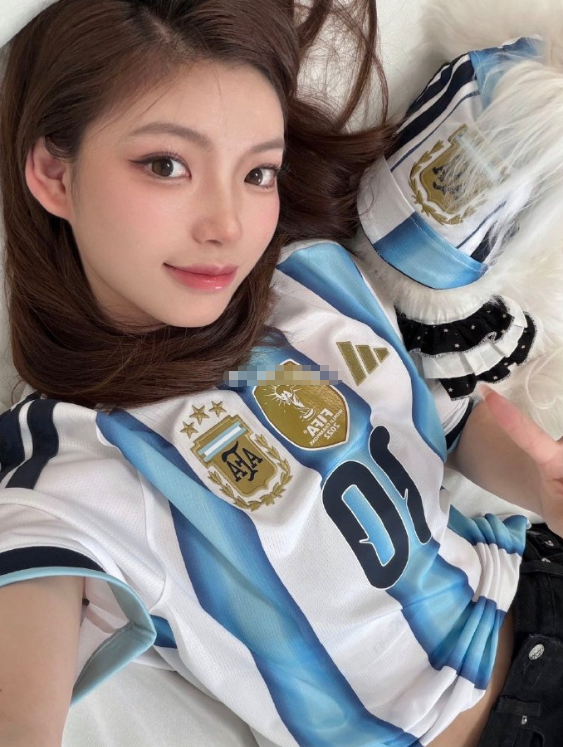梅西的球迷真漂亮呀！！！