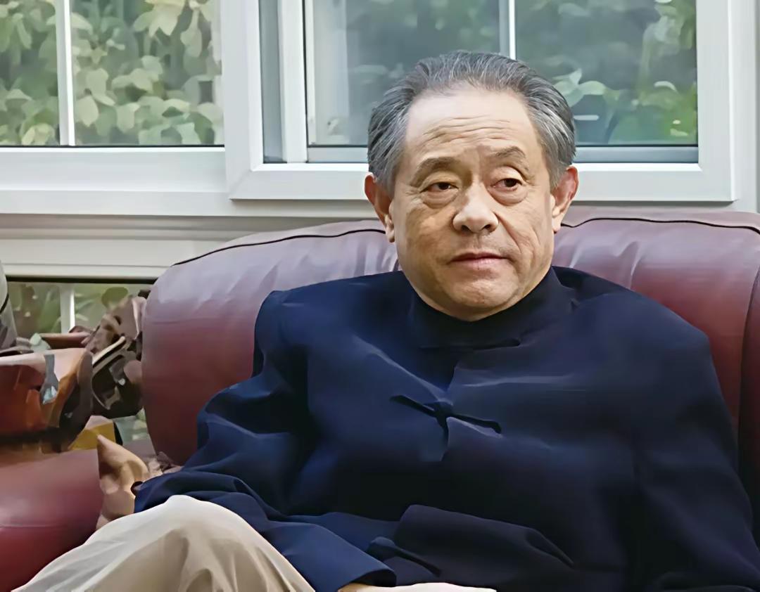 南博前院长徐湖平被带走，别墅里的灯亮了一夜，举报人也被接走了12月24日，亚洲