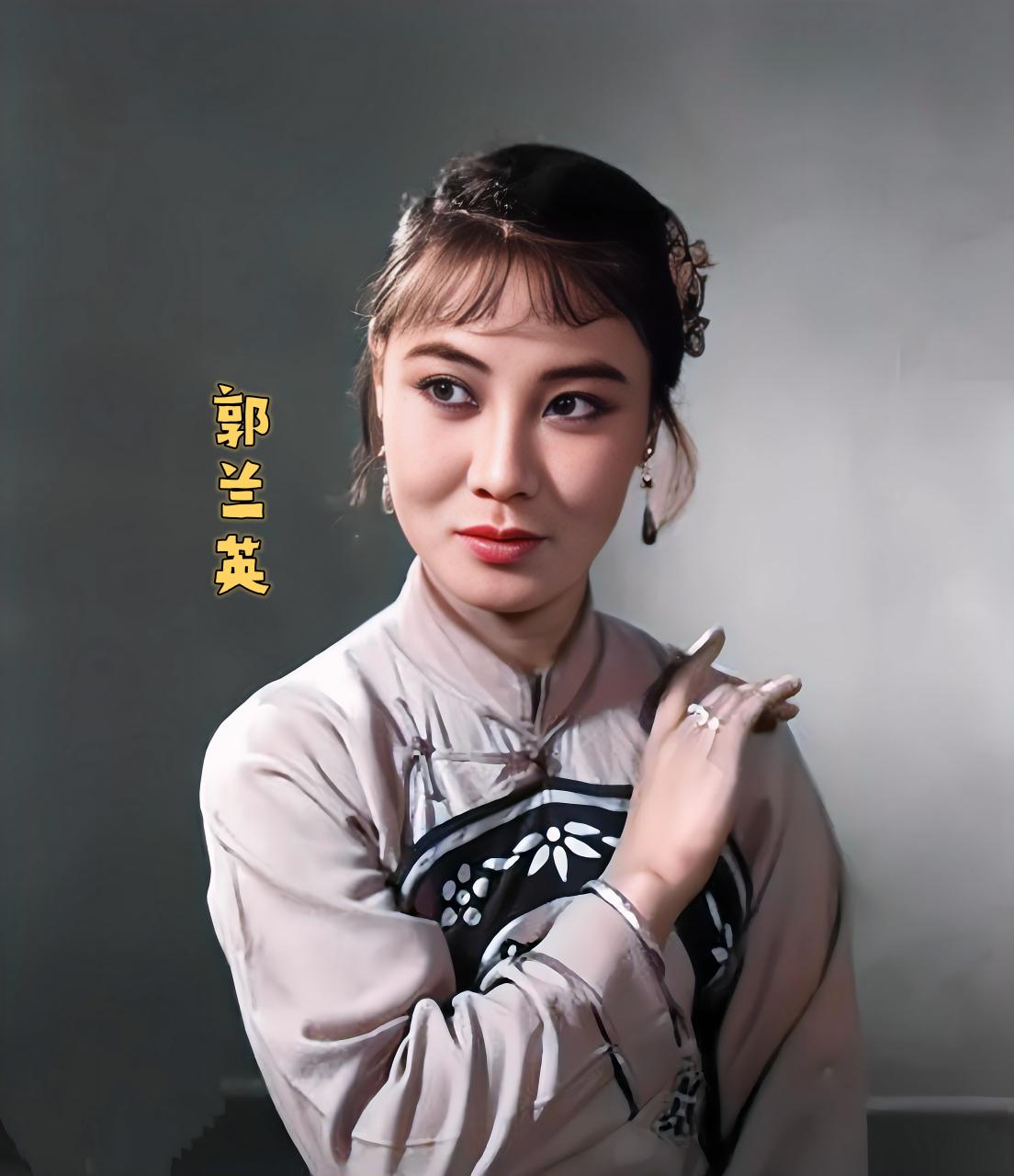 郭兰英说：“我妈妈第一个孩子生下来，男孩，第2个孩子男孩，第3个孩子还是男孩儿，
