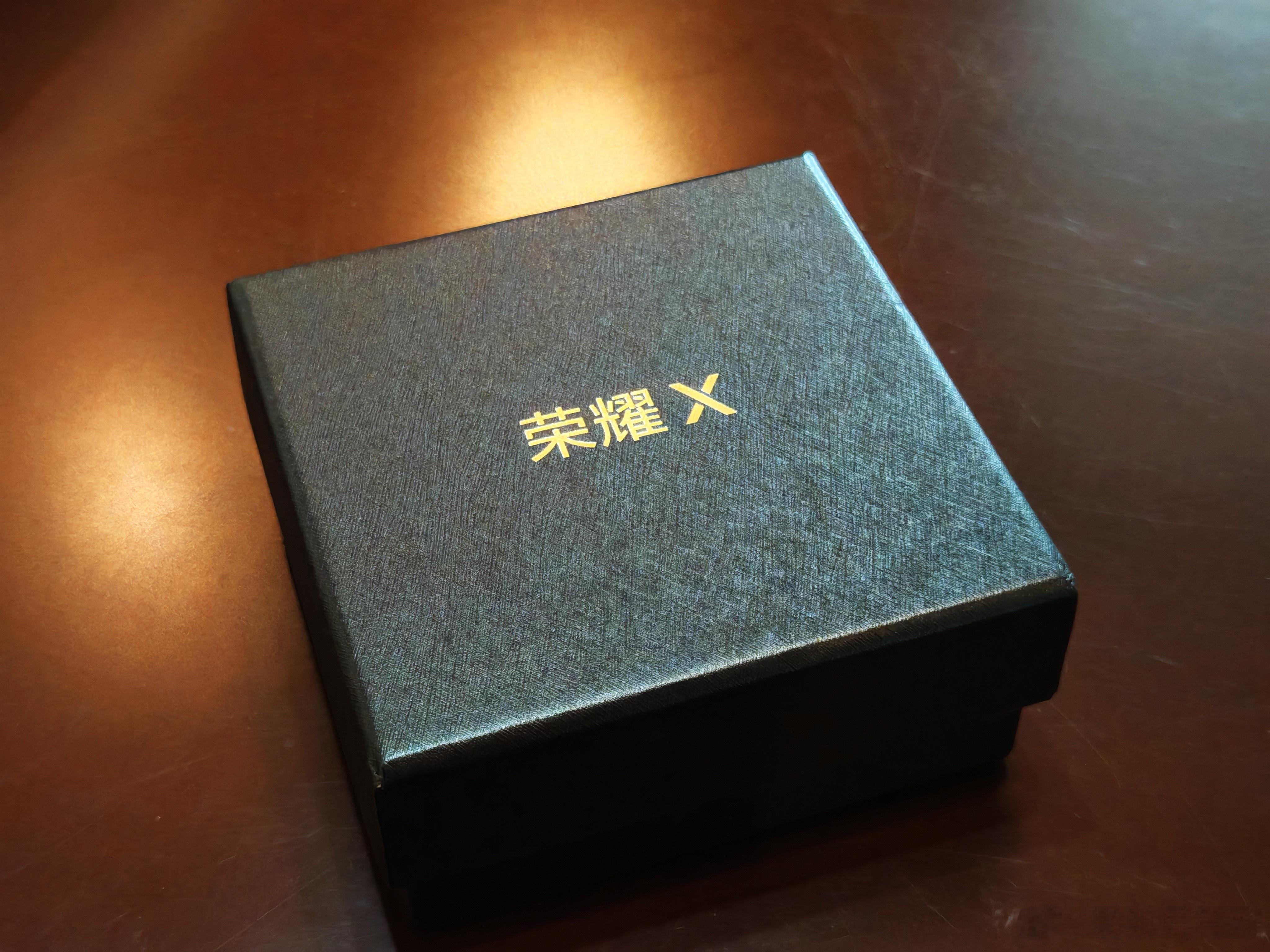 收到荣耀X80ProMax发布会邀请函，一个超硬核的金属魔方，面面都强悍！荣