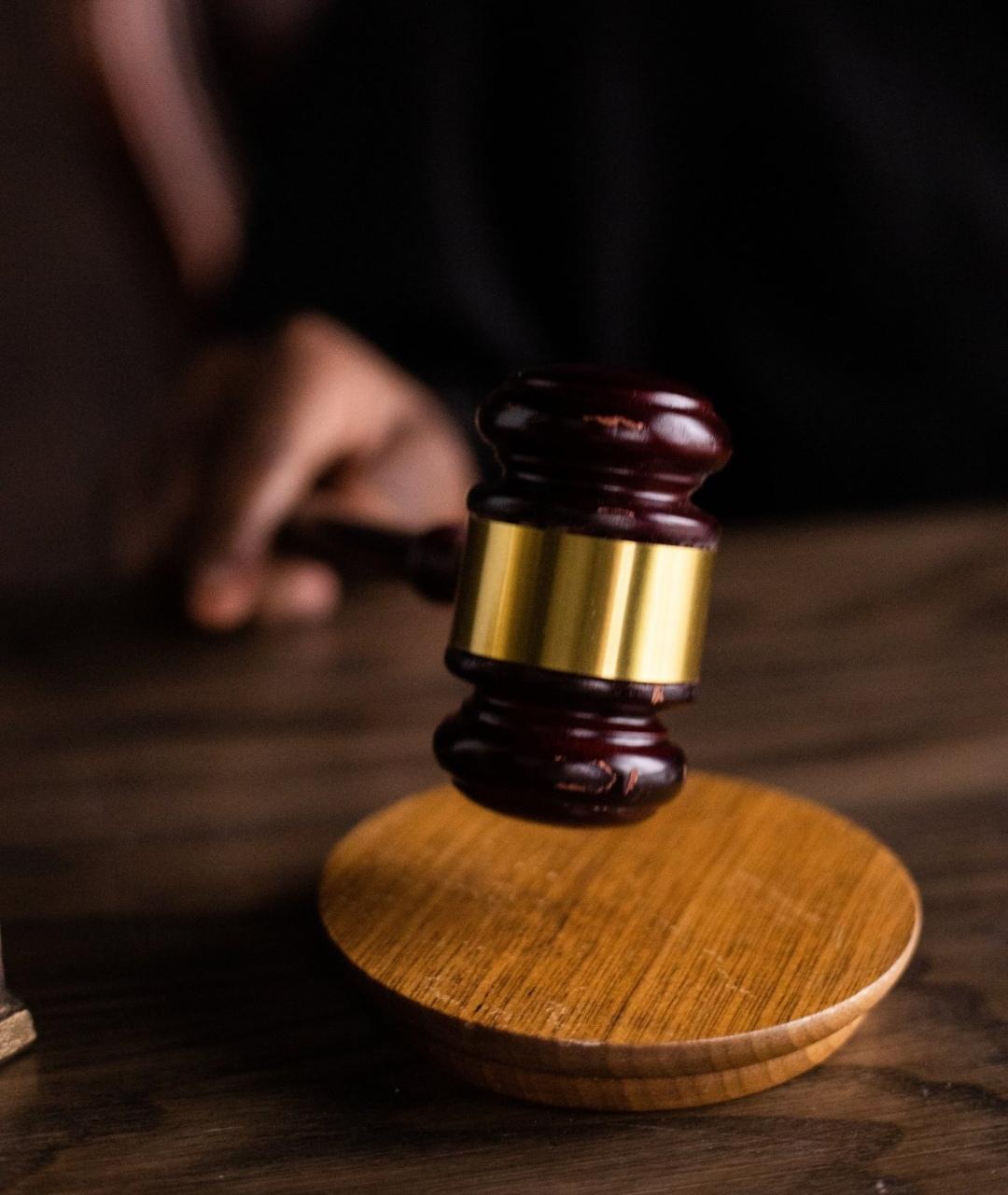 顺德女老板遭劫反杀案终审：撞死劫匪属正当防卫，无需担责！佛山顺德伦教——凌晨