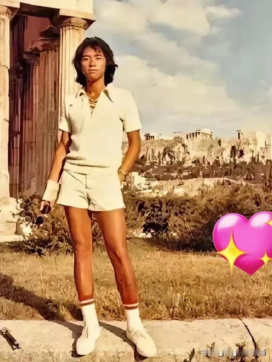 林子祥年轻时候很帅，在那个年代就有这样的气质[赞]