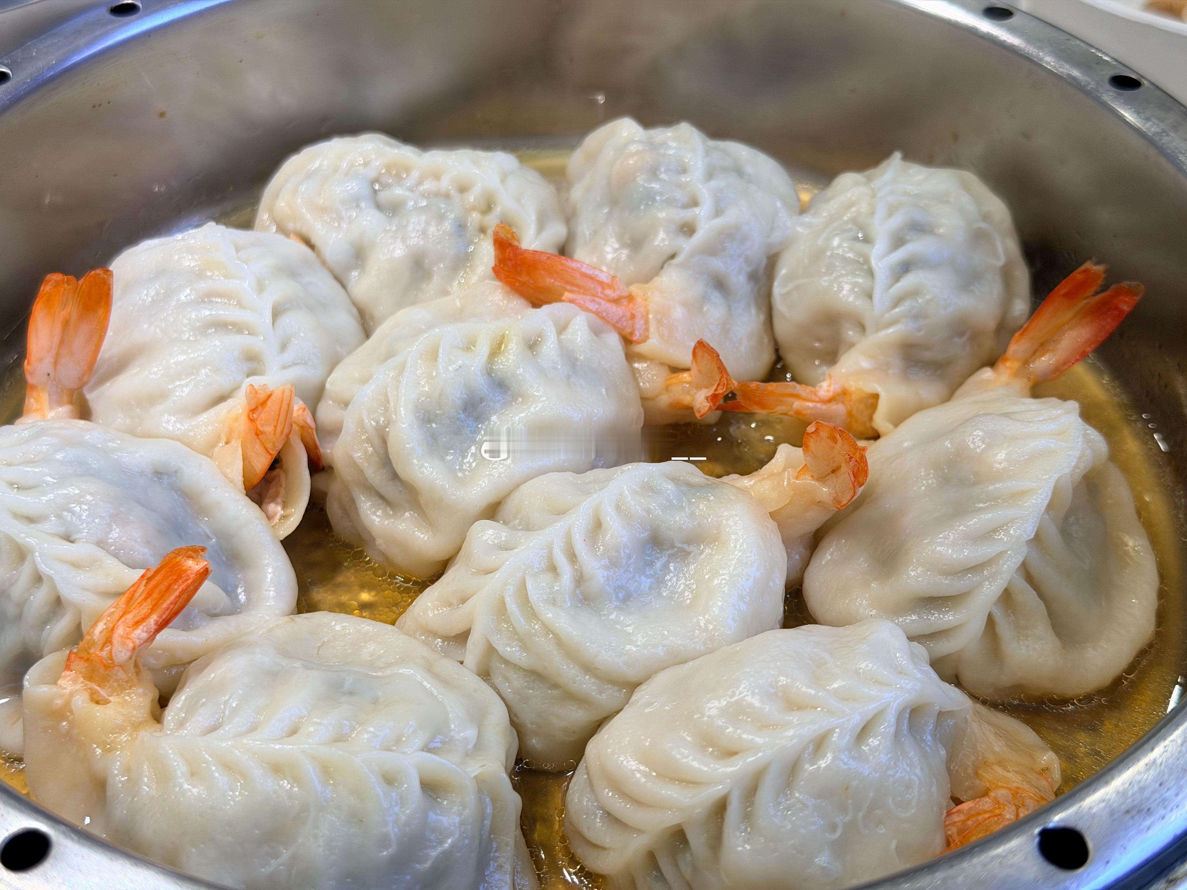 家里人来我出差的地方玩正好一起吃晚饭明天就回家找轩哥喽​​​