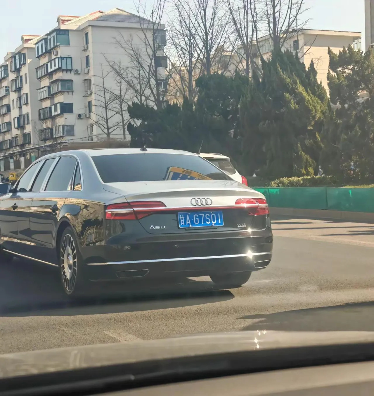 第一次见奥迪A8LL比我命都长收个图说是6座的​​​