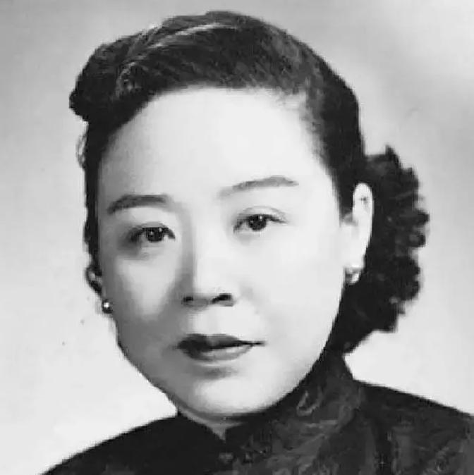 1930年，副官看白崇禧寂寞难耐，把未婚妻王氏送来伺候白崇禧！可没想到，王氏伺候