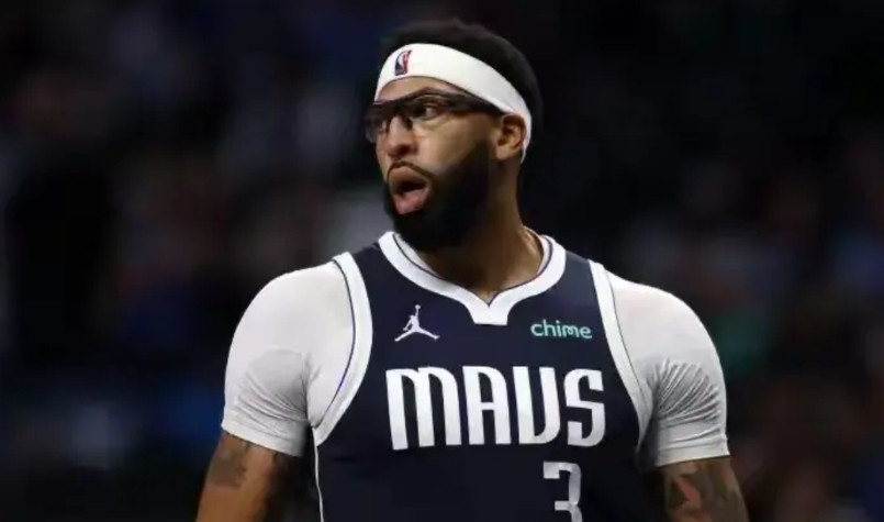 独行侠这操作挺有想法！据外媒报道，老鹰是目前最想得到浓眉的球队，但独行侠不只要