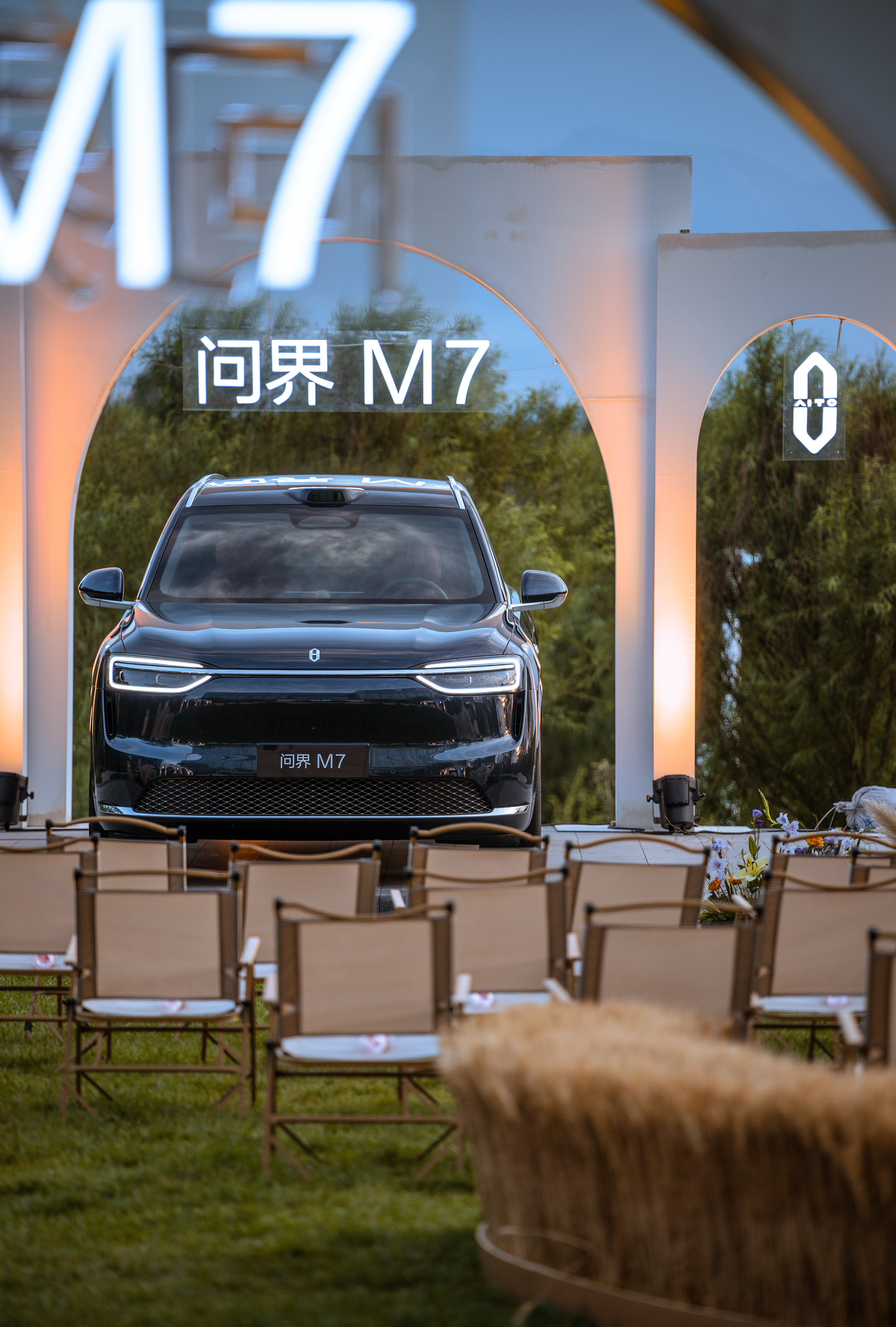 问界M7飞了一天来试新问界M7​这场地有那味了ps:抢在官摄老师前拍的后来发现