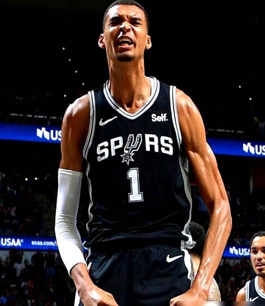 NBA最狠的操作，不是顶薪续约，而是有勇气砍掉那些不合适的过去。2月刚裁掉9