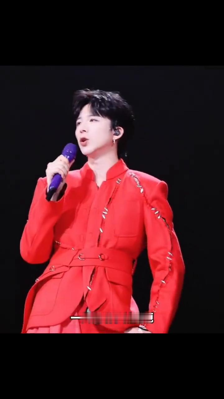 刘宇宁唱了七十多首歌。刘宇宁南京演唱会直拍。我也大概数了一下，这一巡一共是唱