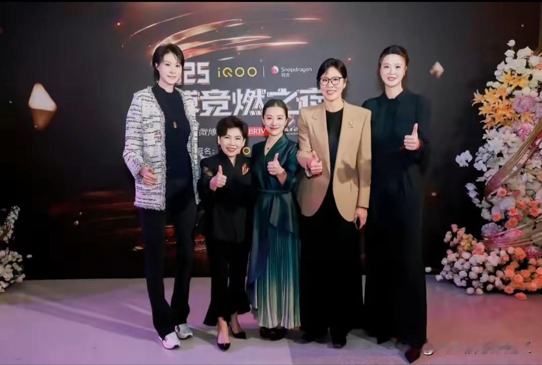 150cm身高的邓亚萍，拿了18个世界冠军158cm身高的刘璇，拿了2个世界