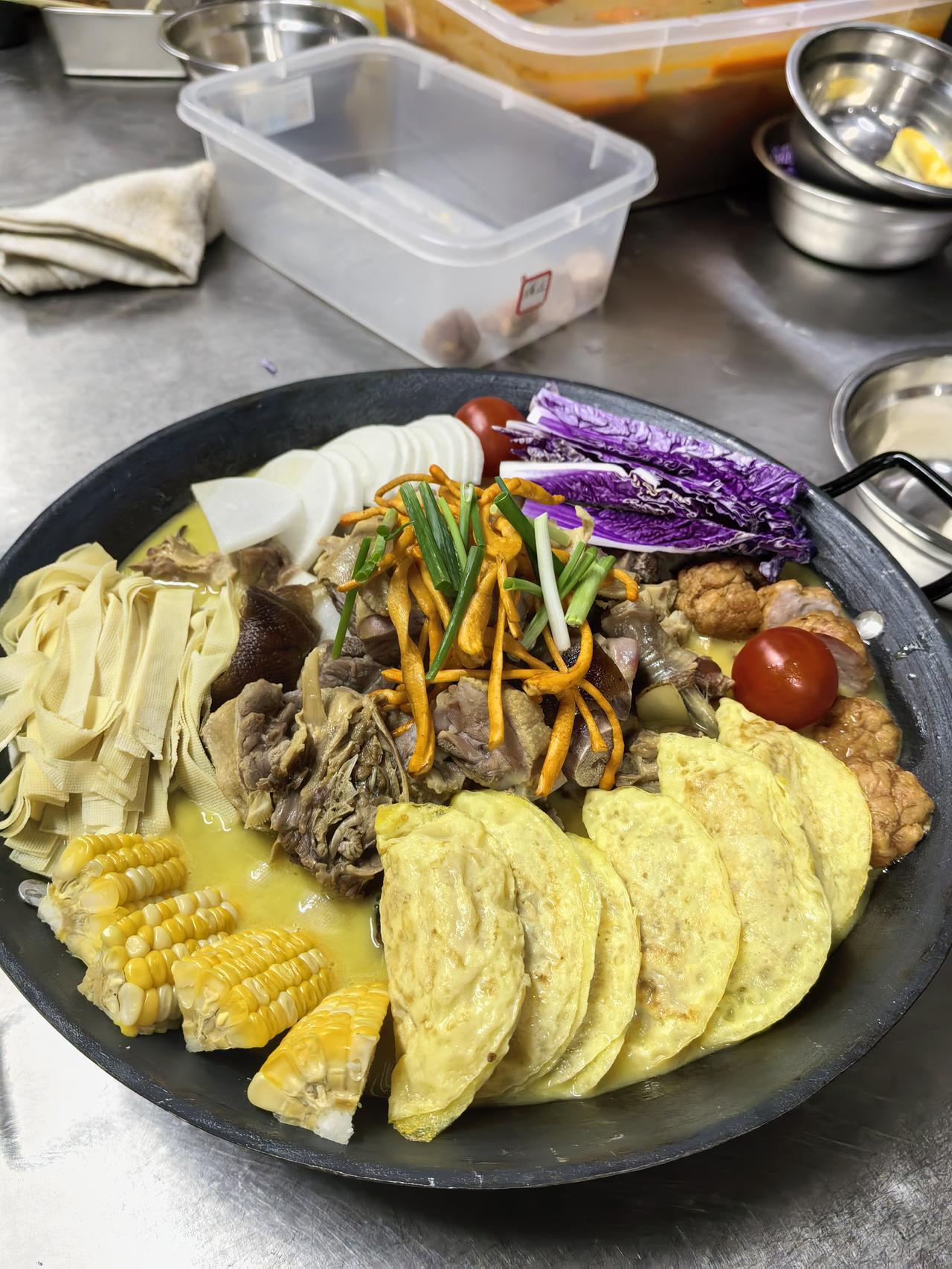 当第一阵秋风带着凉意钻进衣领，我就知道，是时候把厨房里的“大家伙”请出来了。