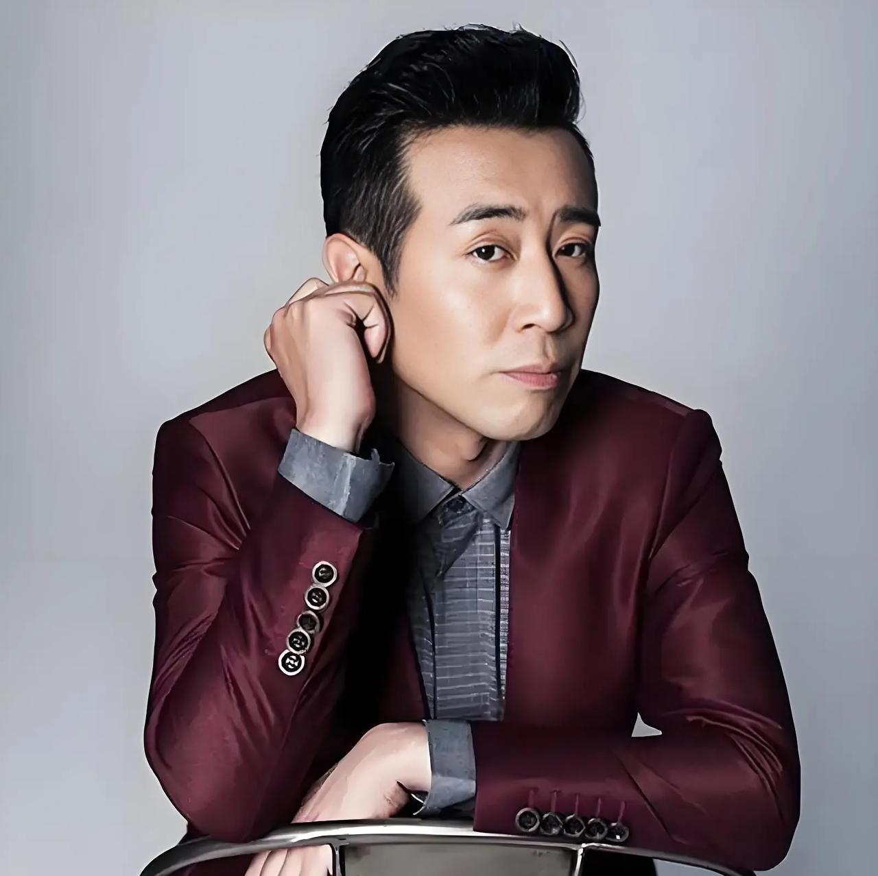 #于和伟#于和伟拒合影引热议：明星隐私与商家期待的碰撞近日，于和伟在饭店消费