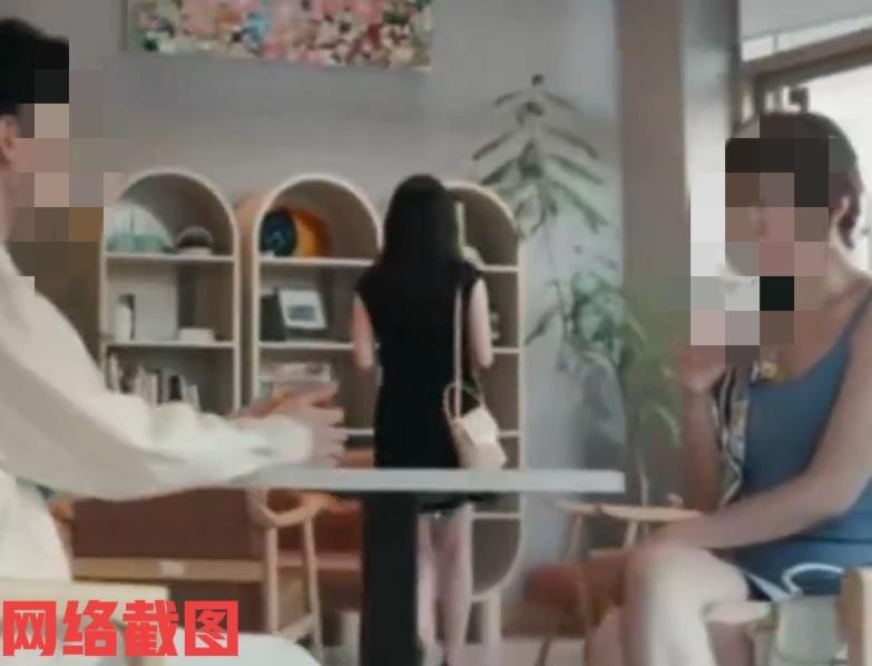 江苏无锡有单身男子约见女网友。刚见面男子被女网友的外貌吸引，让男子一时之间失