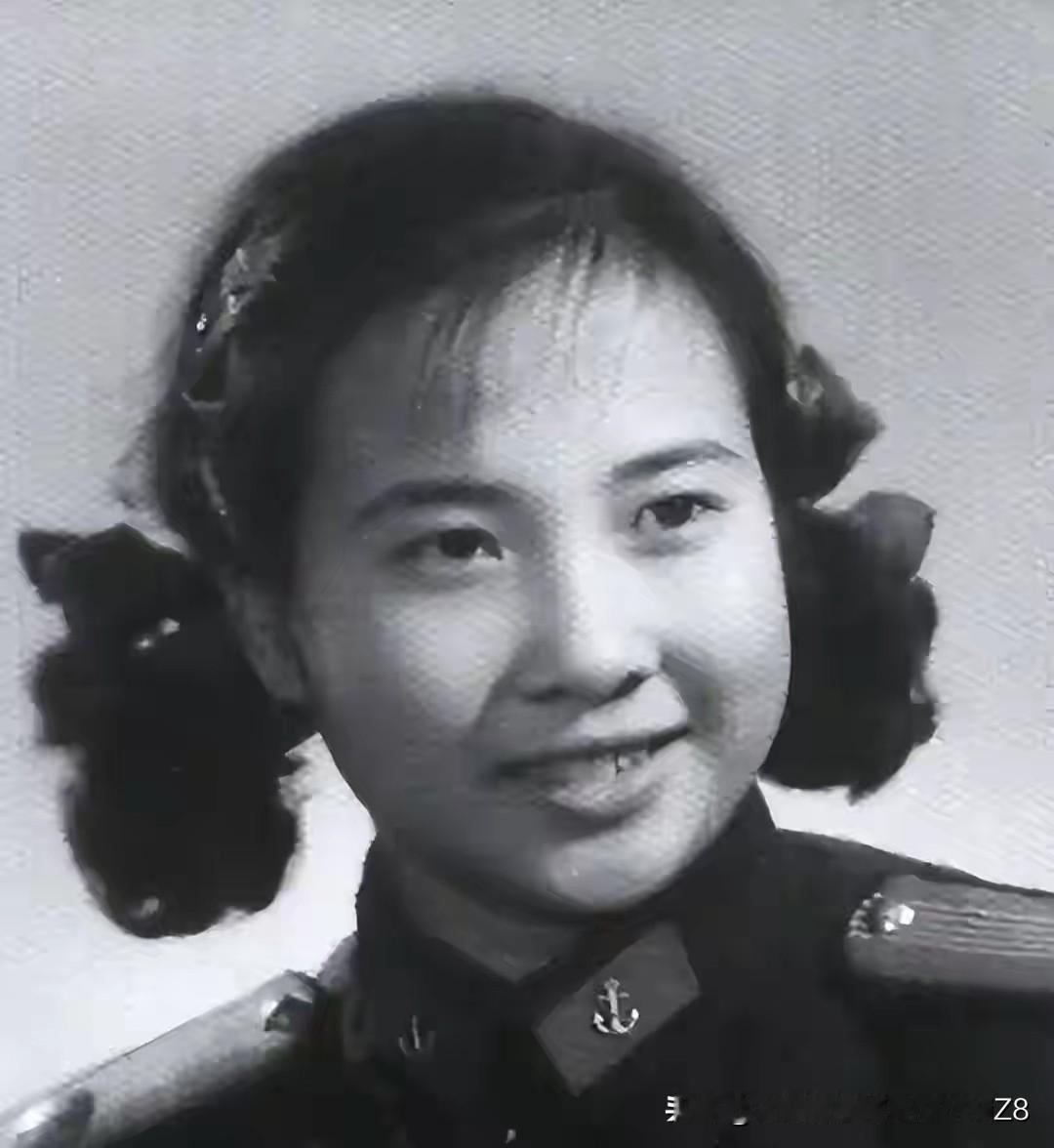 1959年，海军政委看上24岁舞蹈演员，司令员肖劲光：老苏我支持你1959年秋