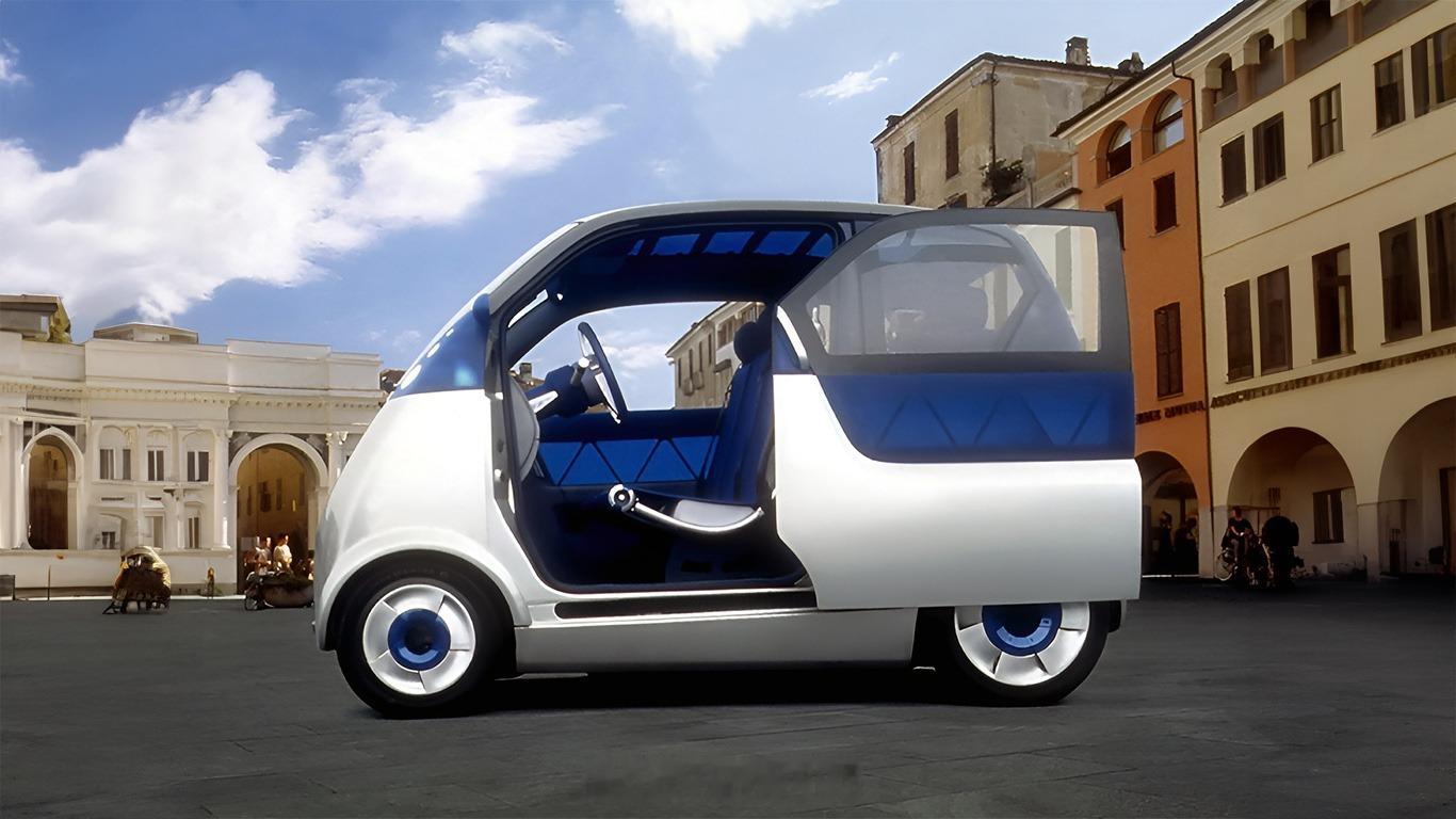 1999年Pininfarina发布的Metrocubo概念车，有朋友说这个设计