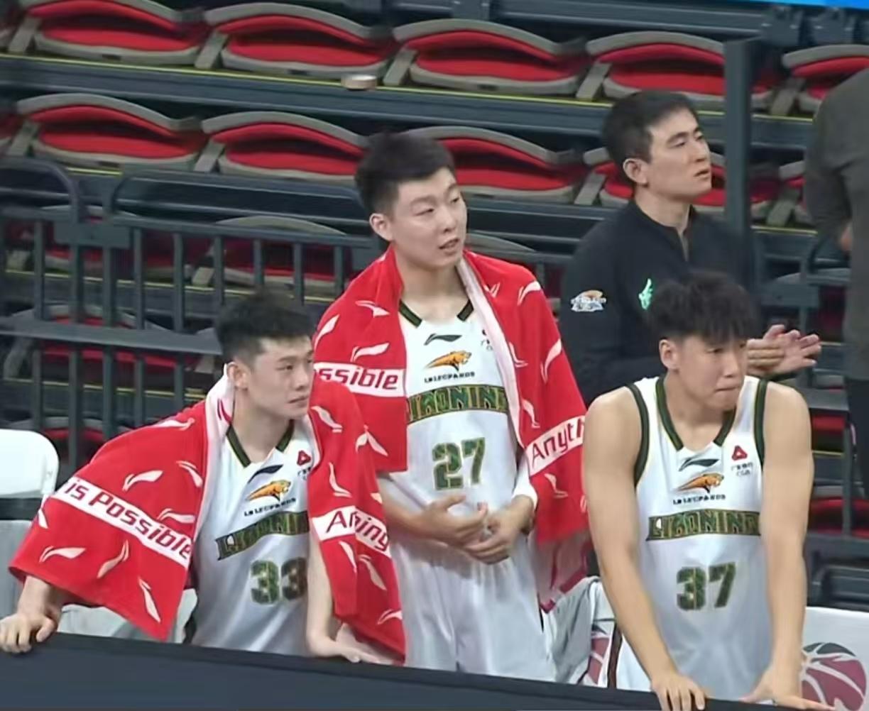 问问辽宁男篮管理层：为什么广州队一茬一茬的年轻球员都能打出来！他们近两个赛季可是