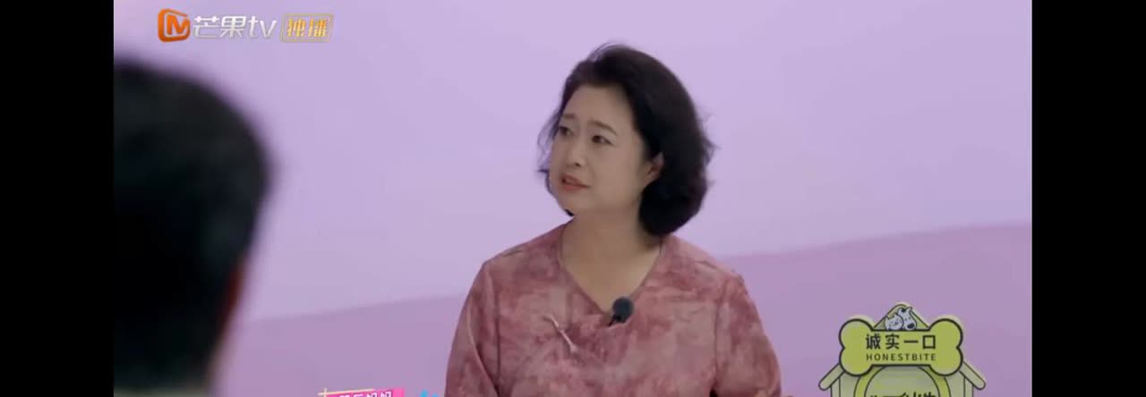管乐妈妈说，自从过完年，跟管乐就见了一两次。她给管乐发消息，管乐直接说“跟我经纪