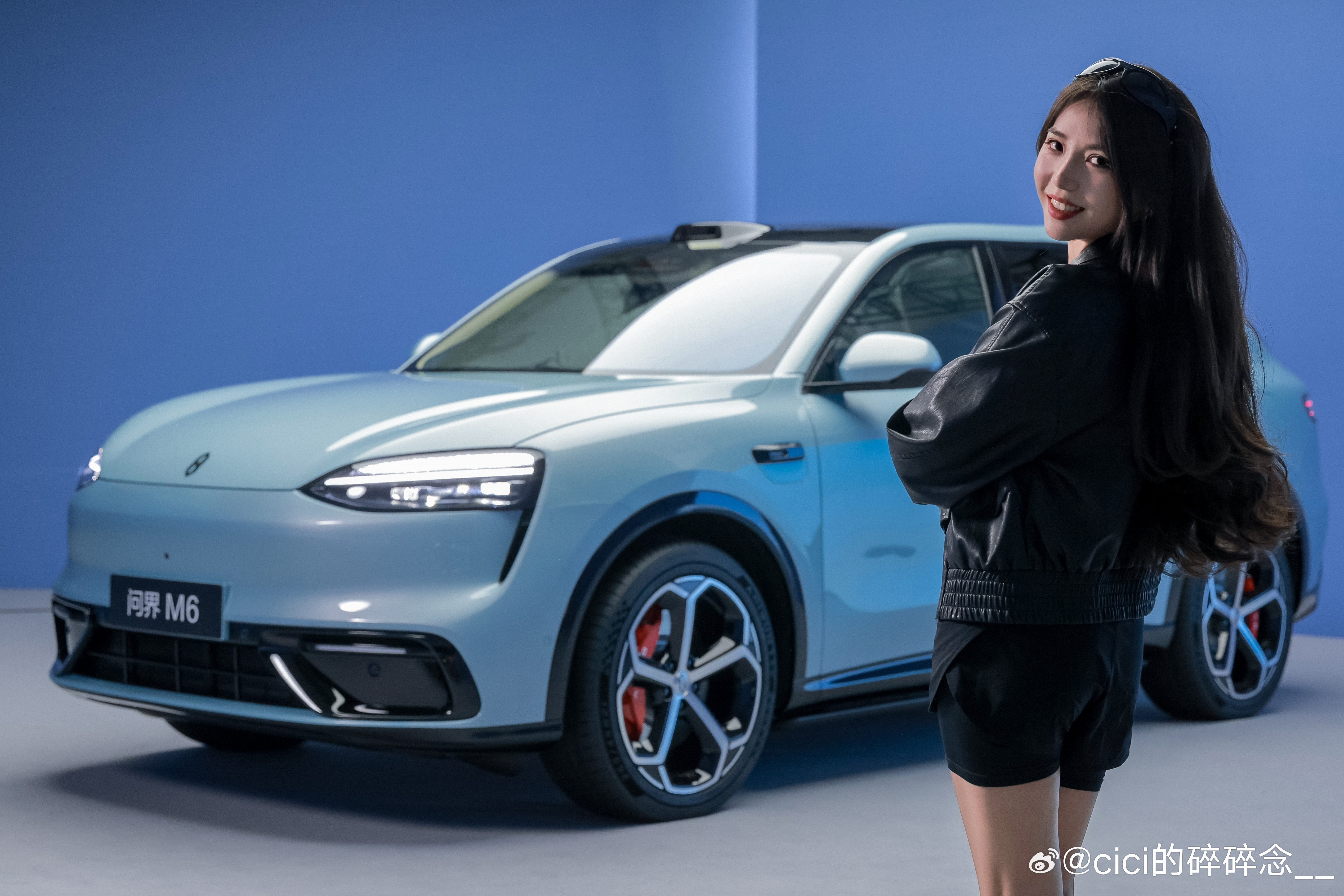 看完问界M6，当时就感叹了一句：这是一辆可以DIY的车，而且还蛮适合给惊喜的，喜