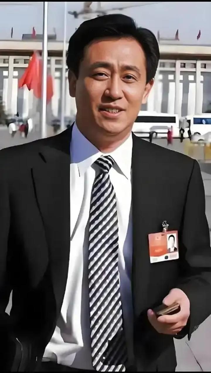 许家印：资本无序扩张的掠夺者警示录——从恒大兴衰看资本逻辑下的社会代价