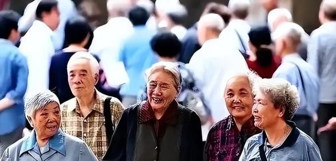 2023年全国有1110万人离世，2024年数字回落到1093万，不