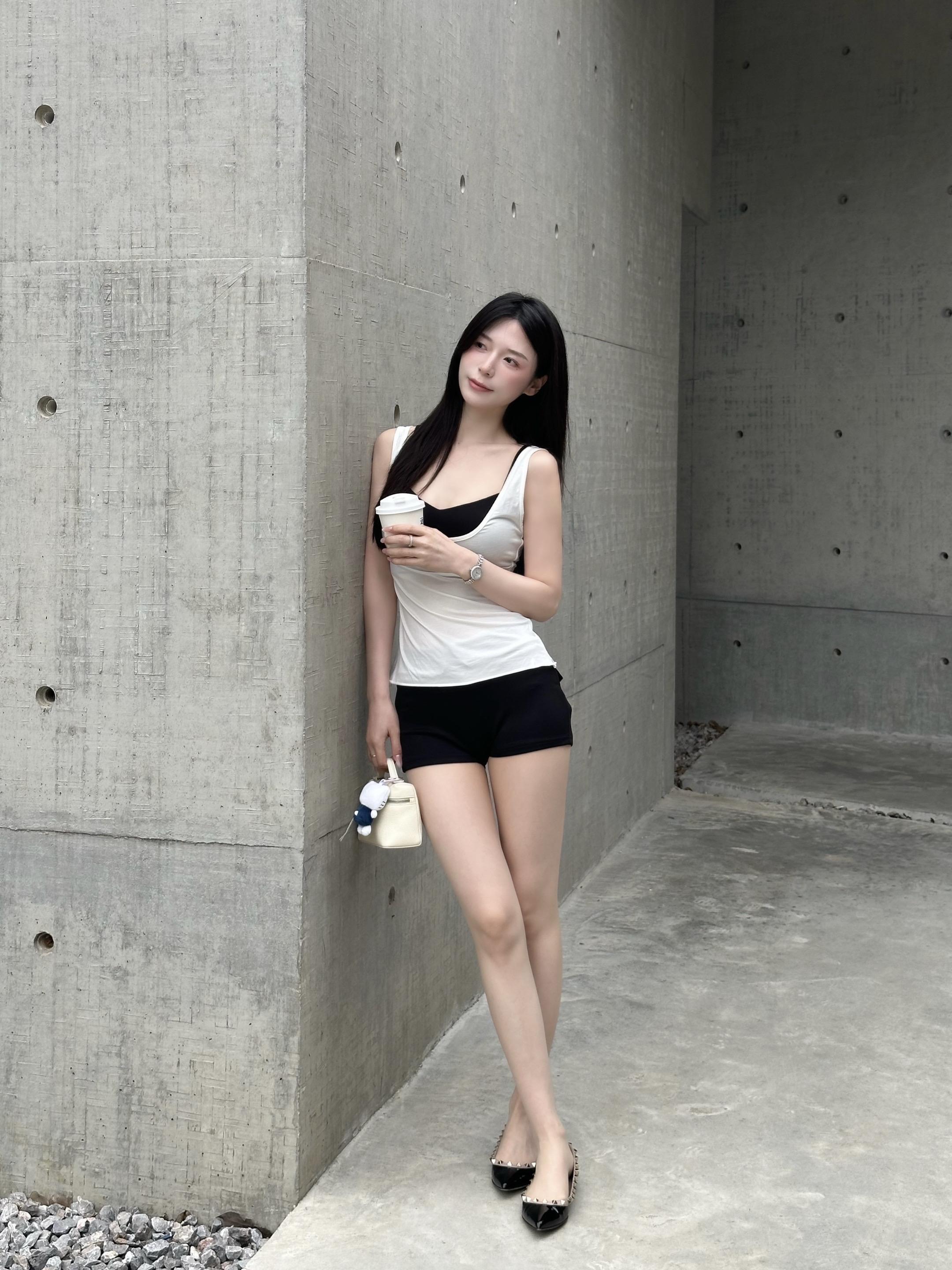 黑白配🖤。
