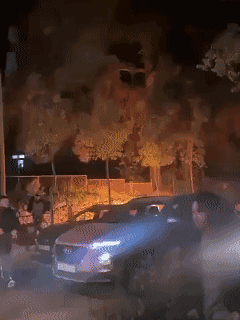 在约旦河西岸拉马拉，以色列定居者将一名巴勒斯坦男子活活烧死。他们制服了他，往他