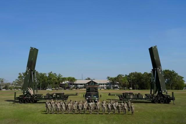 美国陆军首次在美国本土以外部署远程高超音速武器（LRHW）暗鹰系统。作为“护身军