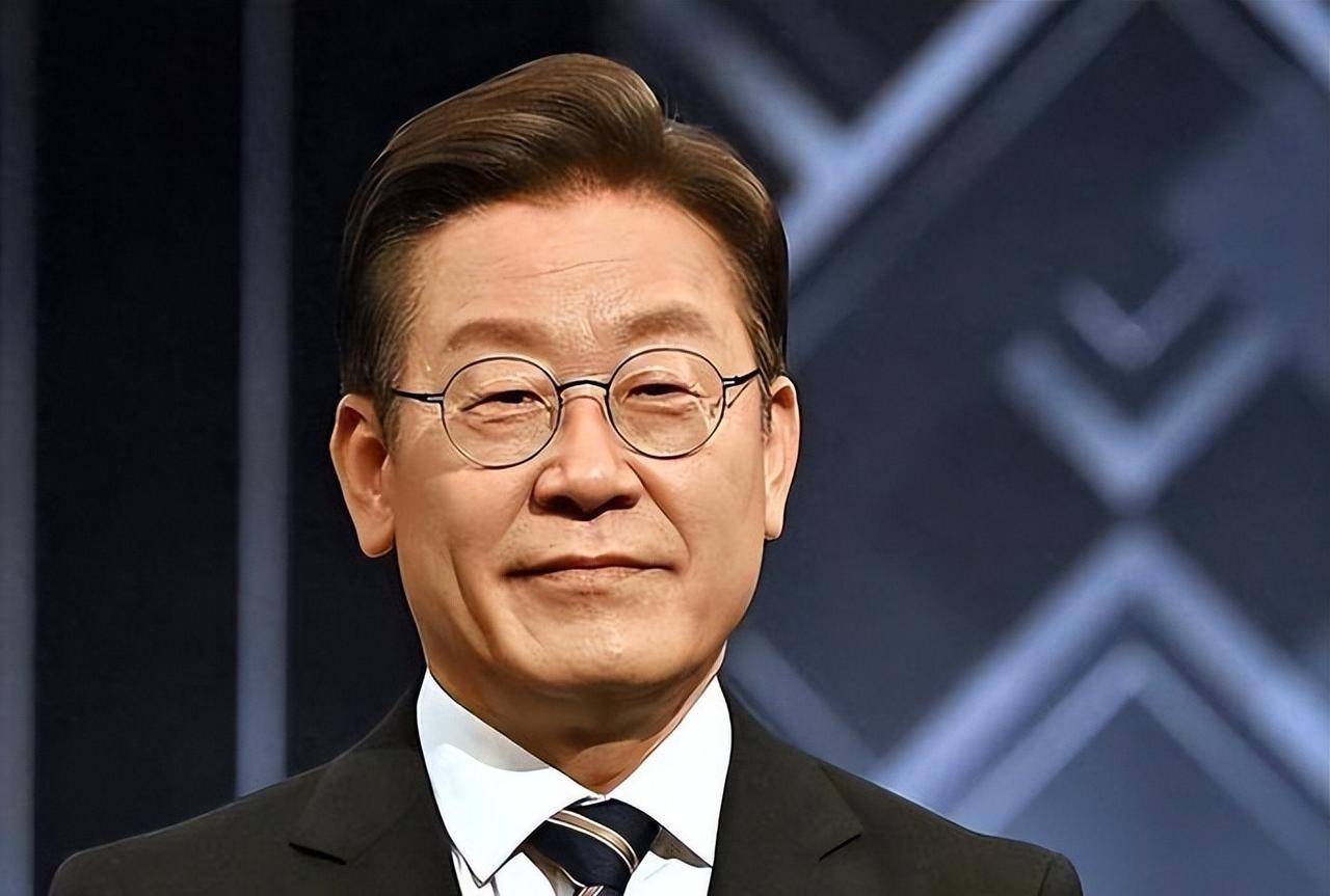 韩国有动作，日本慌了神，这事不简单。李在明刚从中国回来，立马召集半导体和汽车的