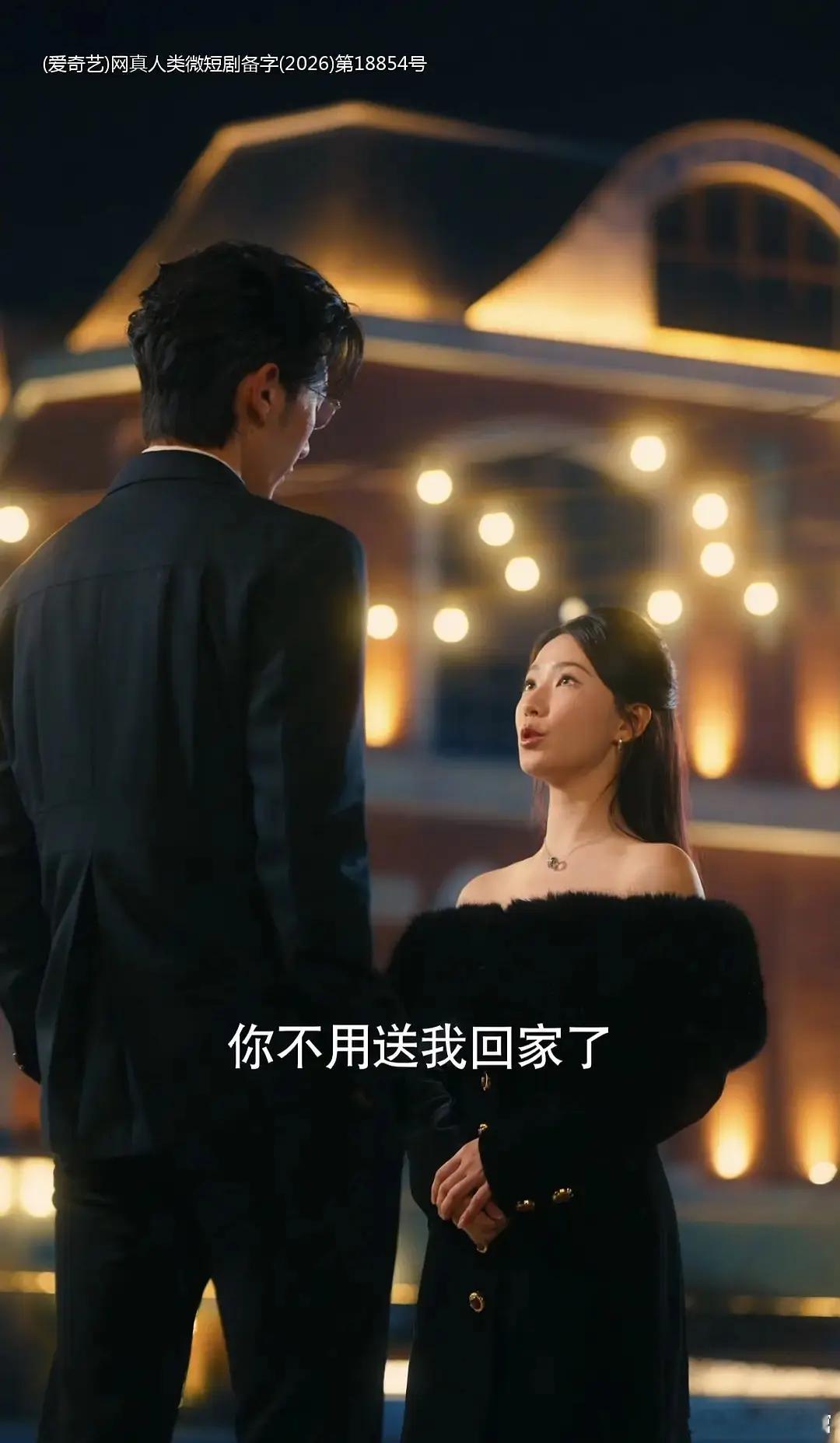 短剧导演，真把这种身高差当作香饽饽了啊，真的很不合适