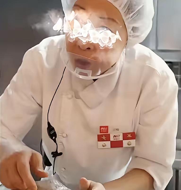 我以为西贝用的是，冷冻鸡或者饲料鸡怎么也想不到，他们用的竟然是西装鸡。西贝