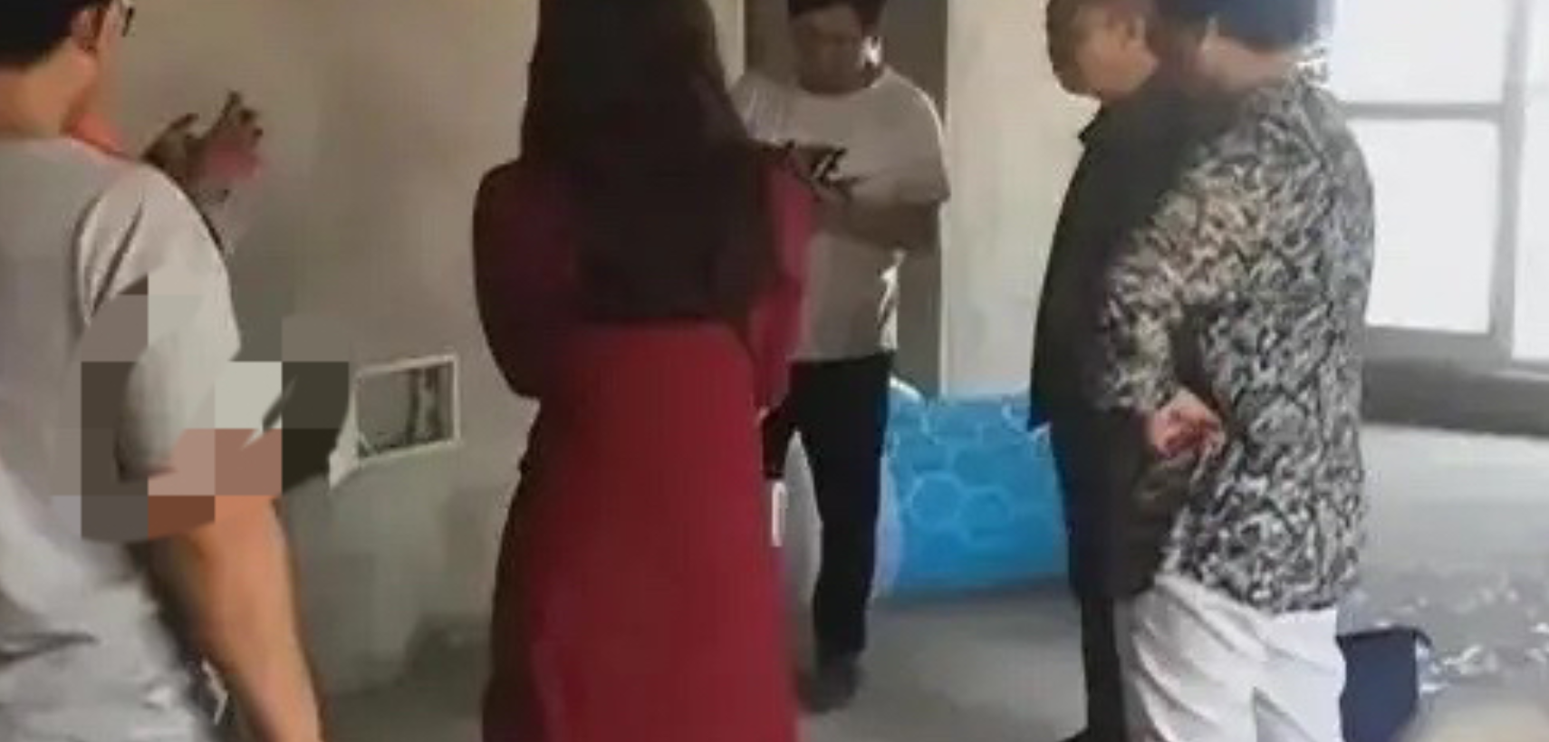 “太狗血！”河南，一女子家中装修，与装修工相处时间一长，两人竟暗生情愫，岂料事后