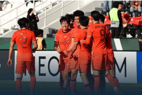 北京时间1月11日19点35分，U23亚洲杯小组赛D组第二轮焦点战开打。中国U2