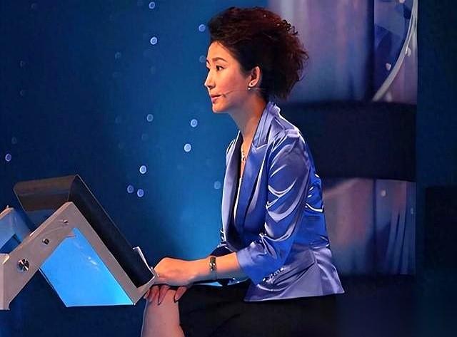 前一秒还是央视舞台上最亮的星,下一秒,身体就替她喊了停。这事儿搁谁都想不通。