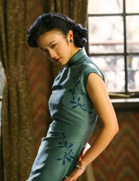 2006年，李安打算拍摄一部回归之作，而里面的男主他想让张艺谋来出演，于是就联系