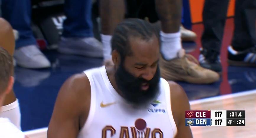 哈登这打关键球的能力，这两场展现得淋漓尽致！米切尔前面砍瓜切菜，哈登关键时刻收比