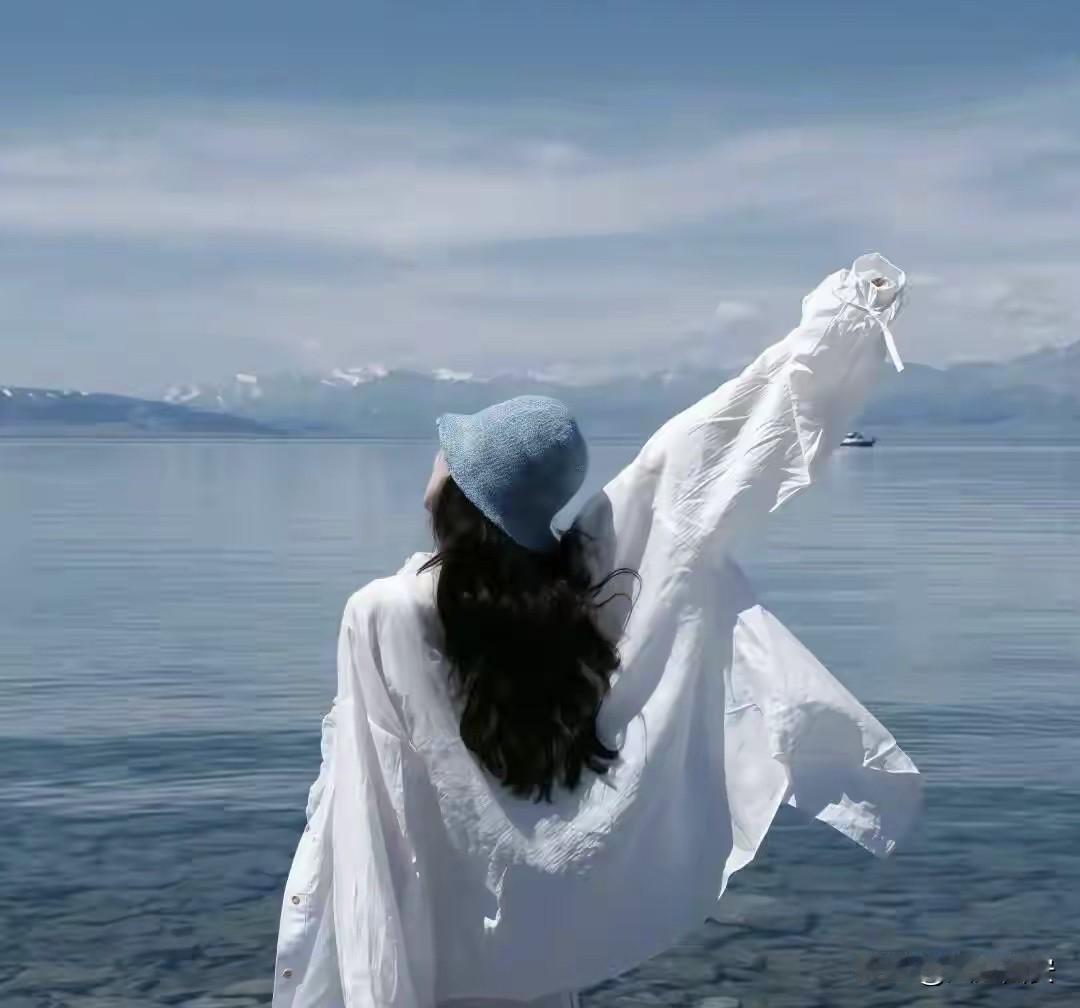 这些都是成长过程中学到的顶级智慧。1.明白：靠谁，都不如靠自己。别人