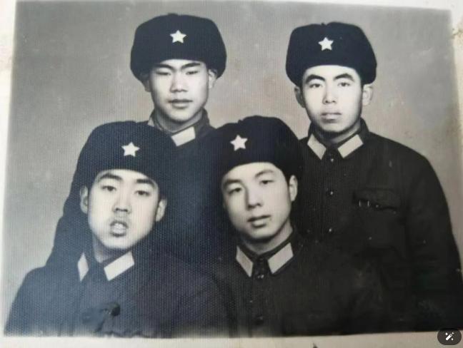 1976年，下乡知青张连成不顾家中父母极力反对，执意娶了乡下农村姑娘。一晃十年过