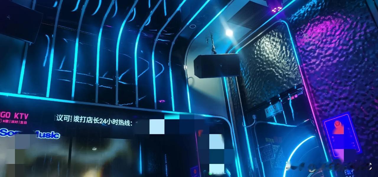 51岁的人进了KTV，再也找不到以前的感觉了。去年逛商场时，冲动之下在一个正
