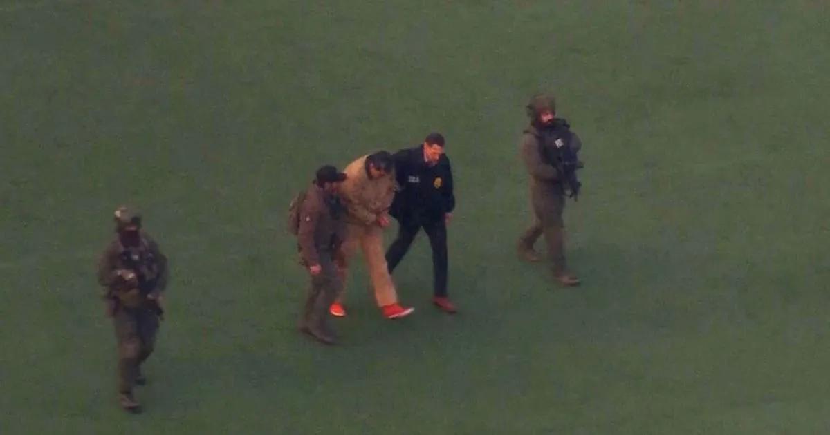 据美国《纽约邮报》报道，在美军入侵委内瑞拉、强行控制委内瑞拉总统尼古拉斯·马杜罗