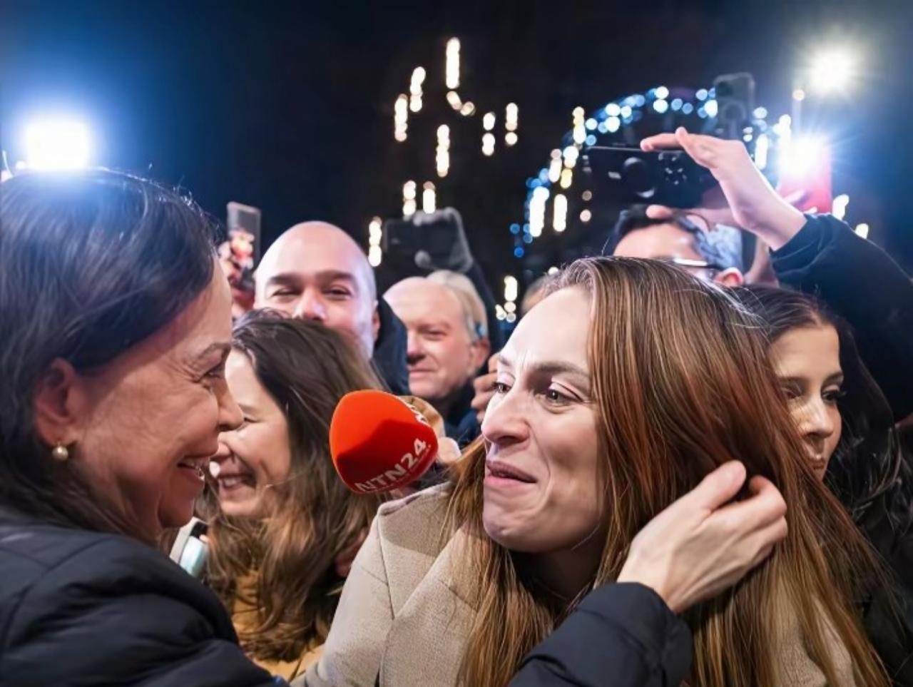 这几天的国际新闻，简直比好莱坞大片还刺激。主角是委内瑞拉的反对派领导人玛丽亚·科