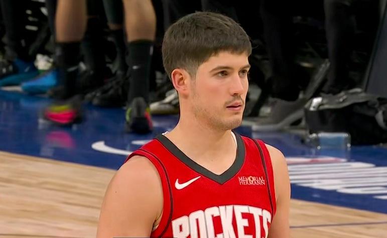 火箭打爆鹈鹕，但谢波德最尴尬……一场比赛打完，火箭赢了鹈鹕32分，全员的正负