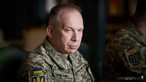 刚刚乌军总司令瑟尔斯基表示乌军准备向俄军发起反攻文海冲浪点评乌军总