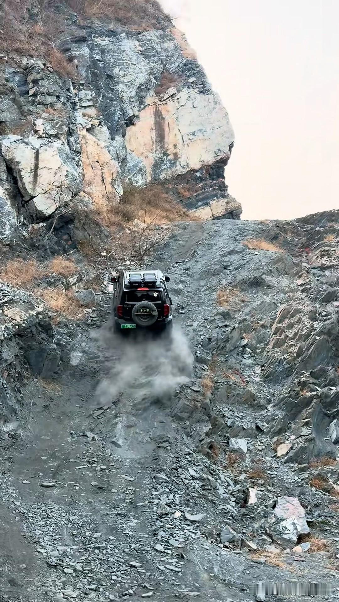 不想出意外，但意外还是来了。坦克400登顶绝望坡。有人问我，这到底是营