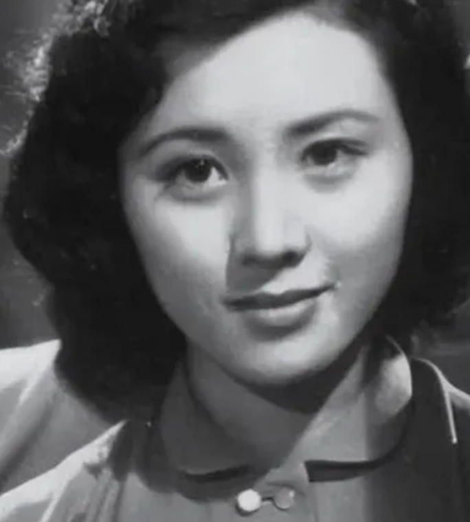 1942年，18岁的女游击队员张美智，不当众洗脚，睡觉不脱鞋。游击队队长甄凤山觉