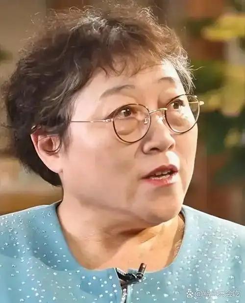 性学专家李银河说：“任何男人和女人，只要他们是异性，只要在一起相处时间长了，他们
