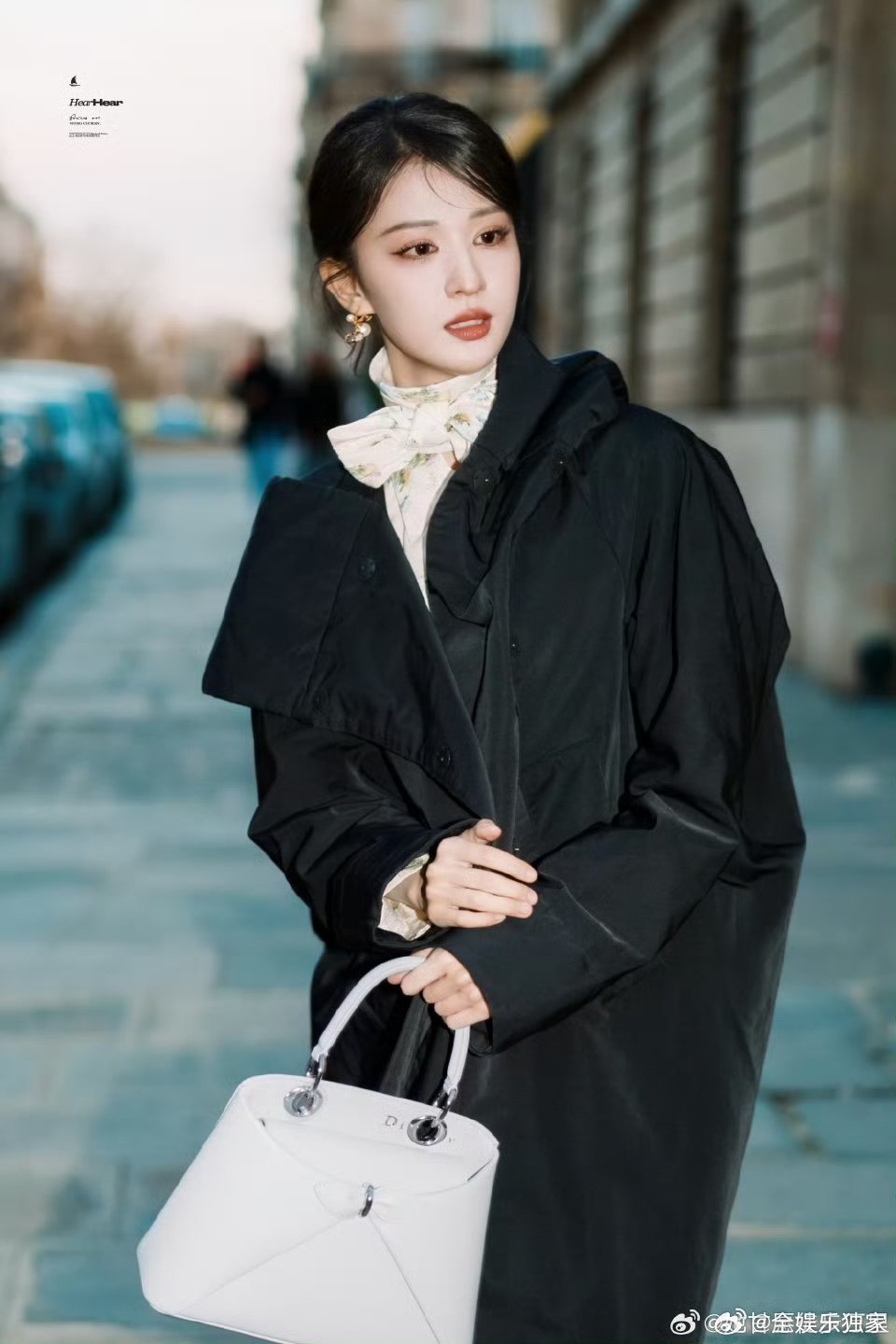 王楚然没有不闪耀巴黎的义务她从不是为了闪耀而存在，她只是做自己，便在巴黎街头自带