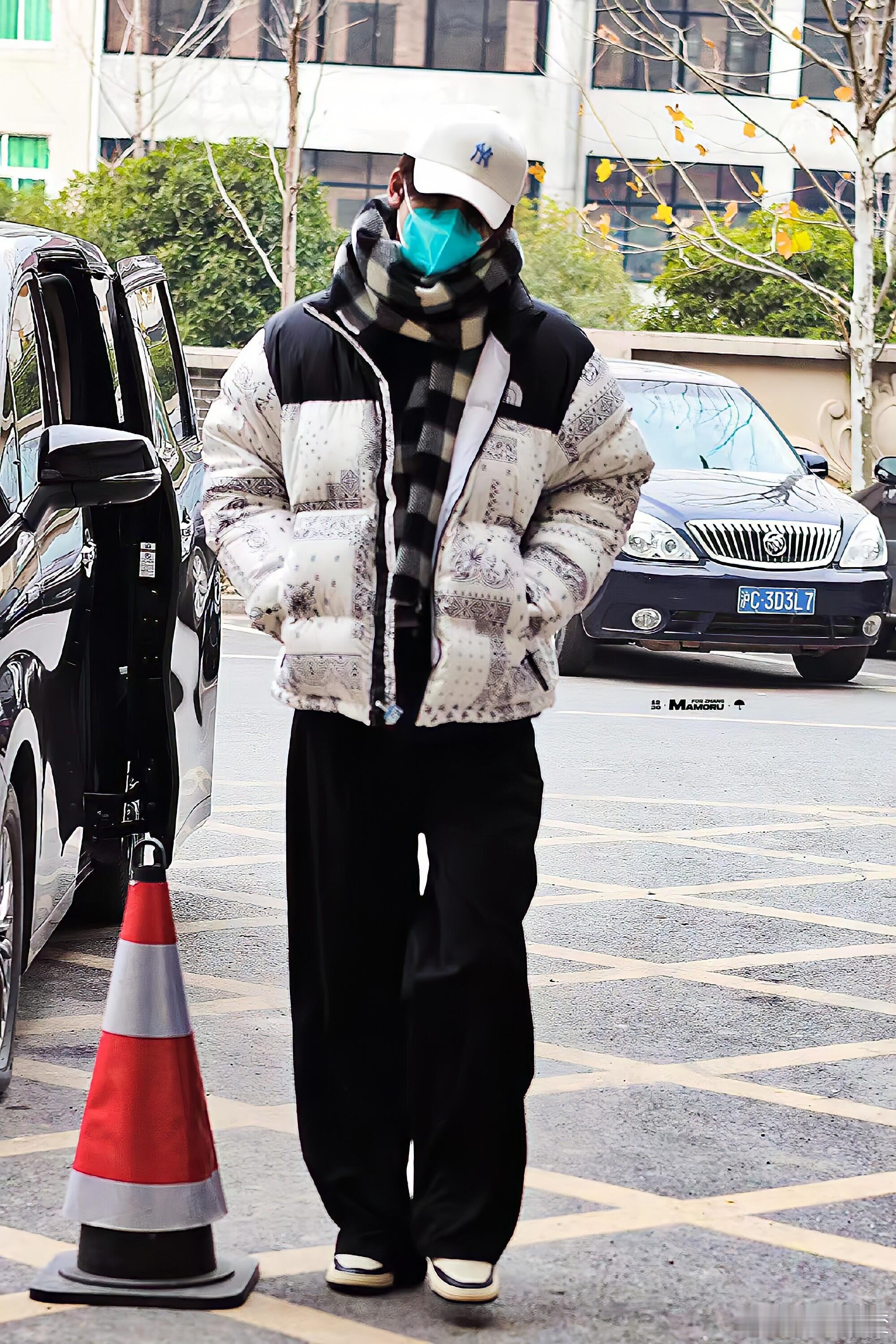 张凌赫全身look就该让192的来拍张凌赫｜